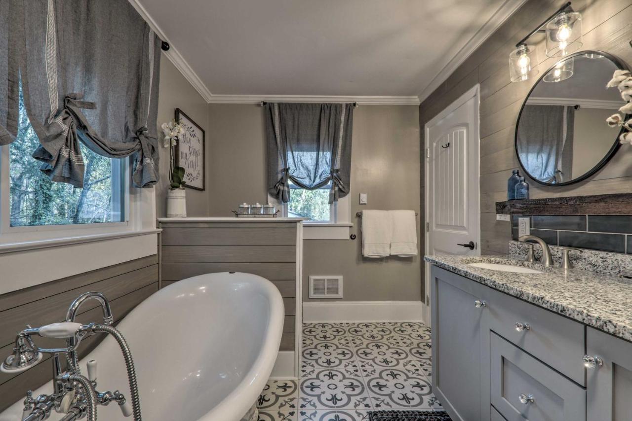 Peaceful Renovated Home With Deck On Half Acre! Asheboro Exteriér fotografie