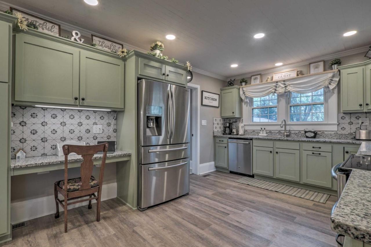 Peaceful Renovated Home With Deck On Half Acre! Asheboro Exteriér fotografie